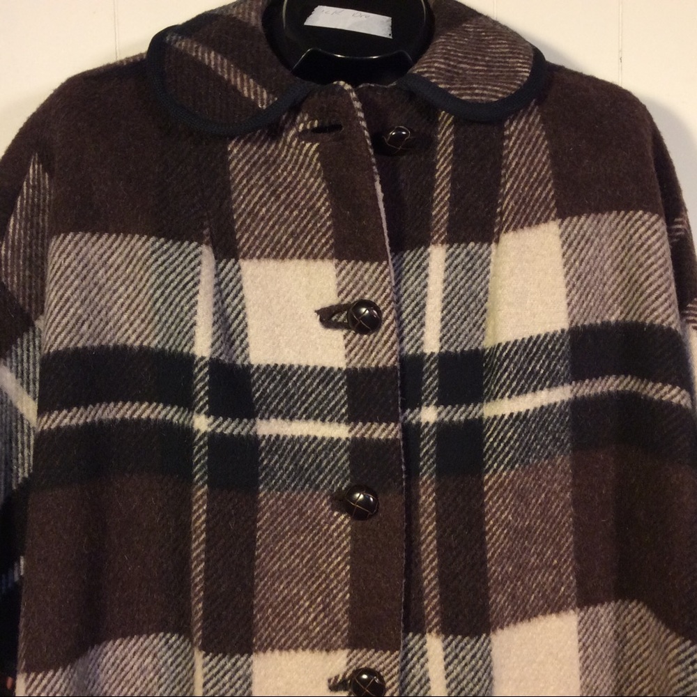 Wool Women’s Cape Coat - Picture 2 of 7